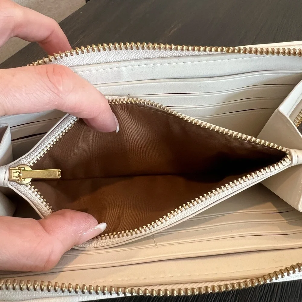 Coach Accordion Zip Wallet with Pillow Quilting
